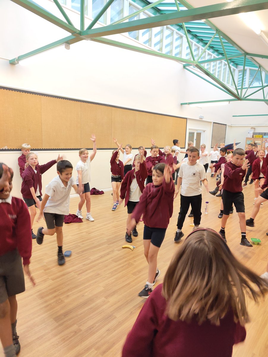 CFPSchool's tweet photo. Year 4 have enjoyed taking part in their sponsored exercises with @lol_whiteley with @sports4champs @LEOsports7 https://t.co/YnPZ3k0Mgx