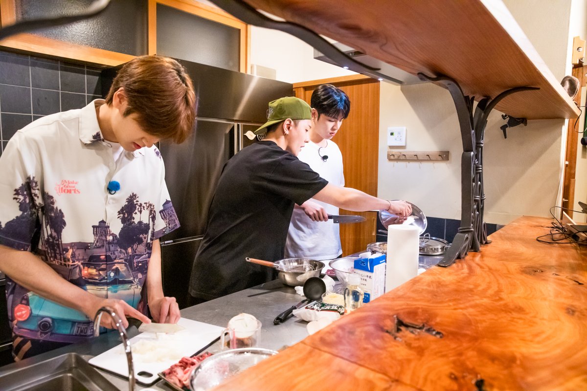 MnetJP_Ch's tweet photo. ◤￣￣￣￣￣￣￣￣￣￣◥ 
𝑮𝑬𝑻 𝑹𝑬𝑨𝑫𝒀, #𝒊𝑲𝑶𝑵𝑻𝑰𝑴𝑬!
#𝒊𝑲𝑶𝑵𝑰𝑪 のためなら～ 
◣＿＿＿＿＿＿＿＿＿＿◢ 

#iKONIC の皆様、カレー対決いかがでしたか☺️?
勝敗は来週まで持ち越しですね🍛💕

第3話は7/21(金)放送・配信⛺
ぜひお見逃しなく💁‍♀️
https://t.co/AdsW4VvI72 https://t.co/PUBPE5aR4x