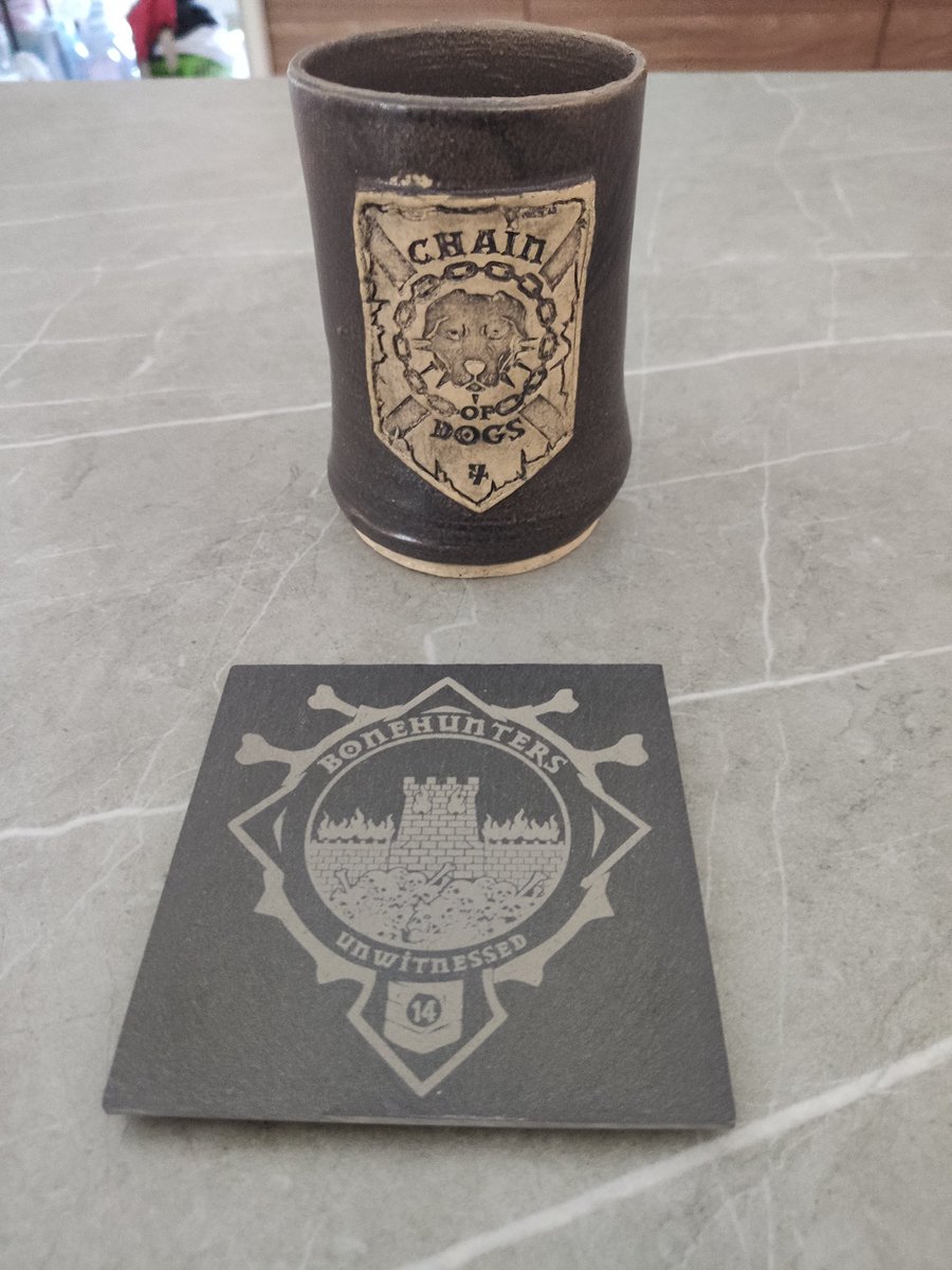Alejandro_MarIB's tweet photo. Me da que os tengo que enseñar las muevas adquisiciones malazanas. Cortesía de mi artesano polaco de confianza (https://t.co/M82qjfSuhm), que sino exploto 😍😍😍😍

#Malaz
#CadenaDePerros
#Coltaine
#Cazahuesos
#SinTestigos https://t.co/EqciTvZ0xL