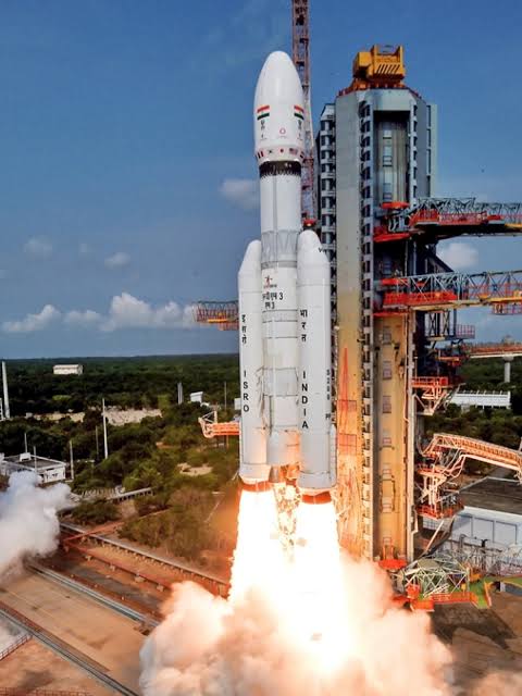 mukundvats's tweet photo. चलो दिलदार चलो चांद के पार चलो... #Chandrayaan3 https://t.co/1ekpdbUP6T