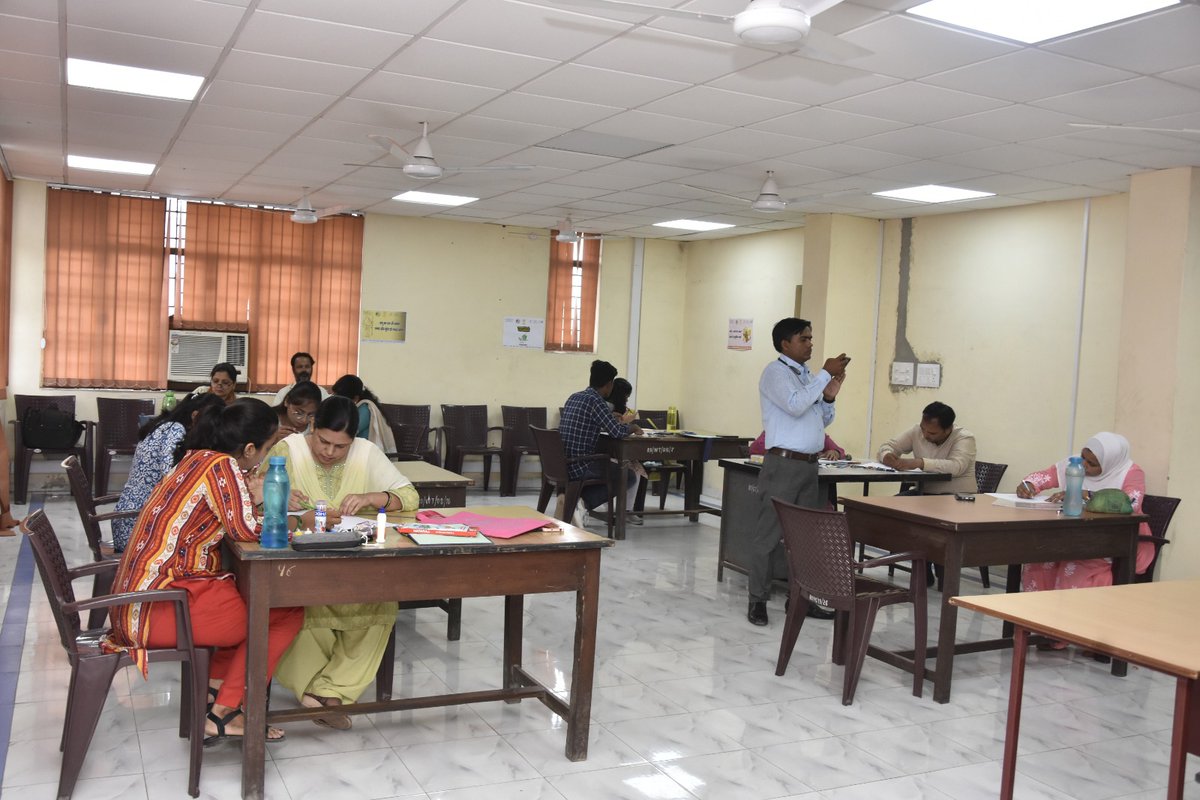 GoIStats's tweet photo. A big round of applause for our amazing Zonal Office and Regional Office Lucknow for their outstanding contribution to #SwachhtaPakhwada Your unwavering dedication to cleanliness and hygiene is truly remarkable. 
@goistats @swachhmospi 
#SwachhMospi #swachhbharat https://t.co/P5mbUQkjCH