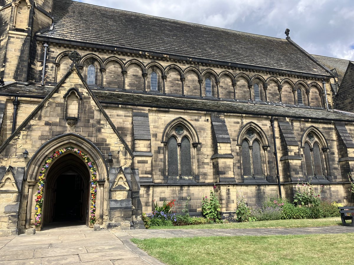 CP_OPSMNGR's tweet photo. Pleasure to have been invited to the @mirfieldinbloom judging day representing the CP Team in Kirklees. Thank you very much for the invite and we look forward to continuing our work together! https://t.co/pG97RFu0VS
