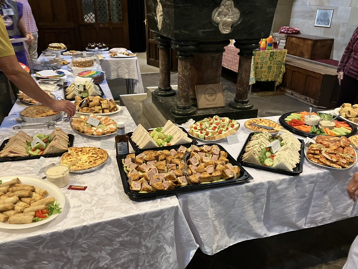 CP_OPSMNGR's tweet photo. Pleasure to have been invited to the @mirfieldinbloom judging day representing the CP Team in Kirklees. Thank you very much for the invite and we look forward to continuing our work together! https://t.co/pG97RFu0VS