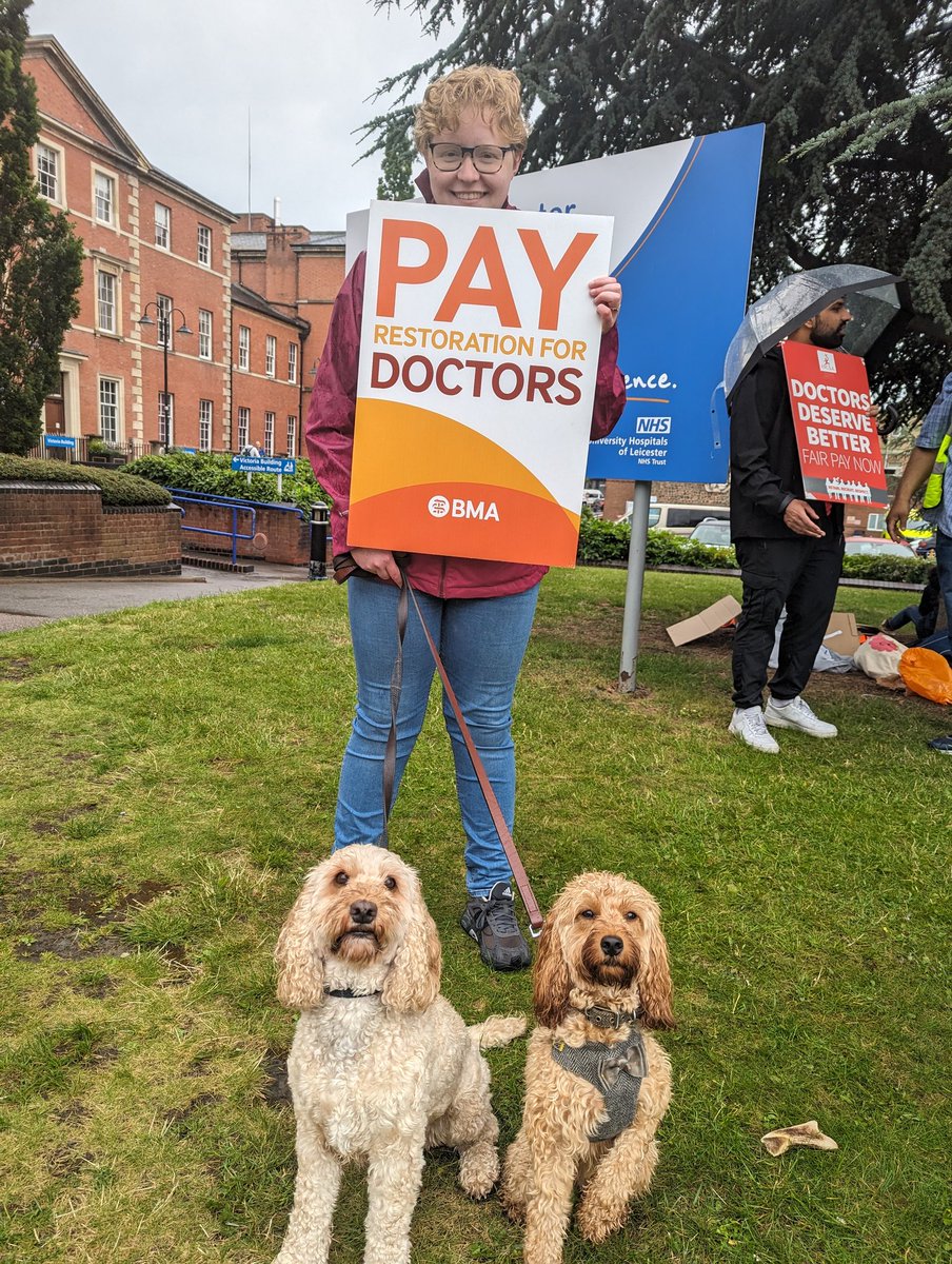 We love #dogsatpicketlines