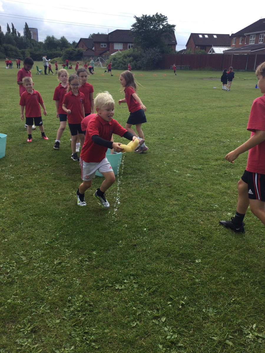 MissWinnardSTM's tweet image. Go Miss Winnard’s group!! What a fantastic sports day🏃‍♀️🏃🏃‍♂️#STMPE