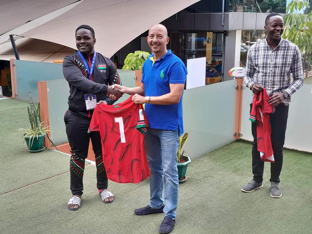 KiongoziFelix's tweet photo. #TeamChipu Shirt presentation ahead of their World Rugby U20 Trophy opening clash against Samoa
In attendance was KRU Chairman Sasha Mutai as well as KRU Director of Fixtures Leslie Mwangale and Kenya Simbas TM Jimmy Mnene
#WorldRugbyU20s
#RugbyNaSherehe
#TalantaHela
#AbabuNaKaz https://t.co/MBuqr7a3Dx