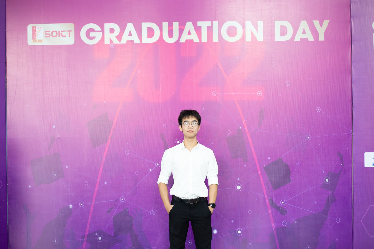 LamHoang312's tweet photo. Graduation day https://t.co/hLFGTTRHLj