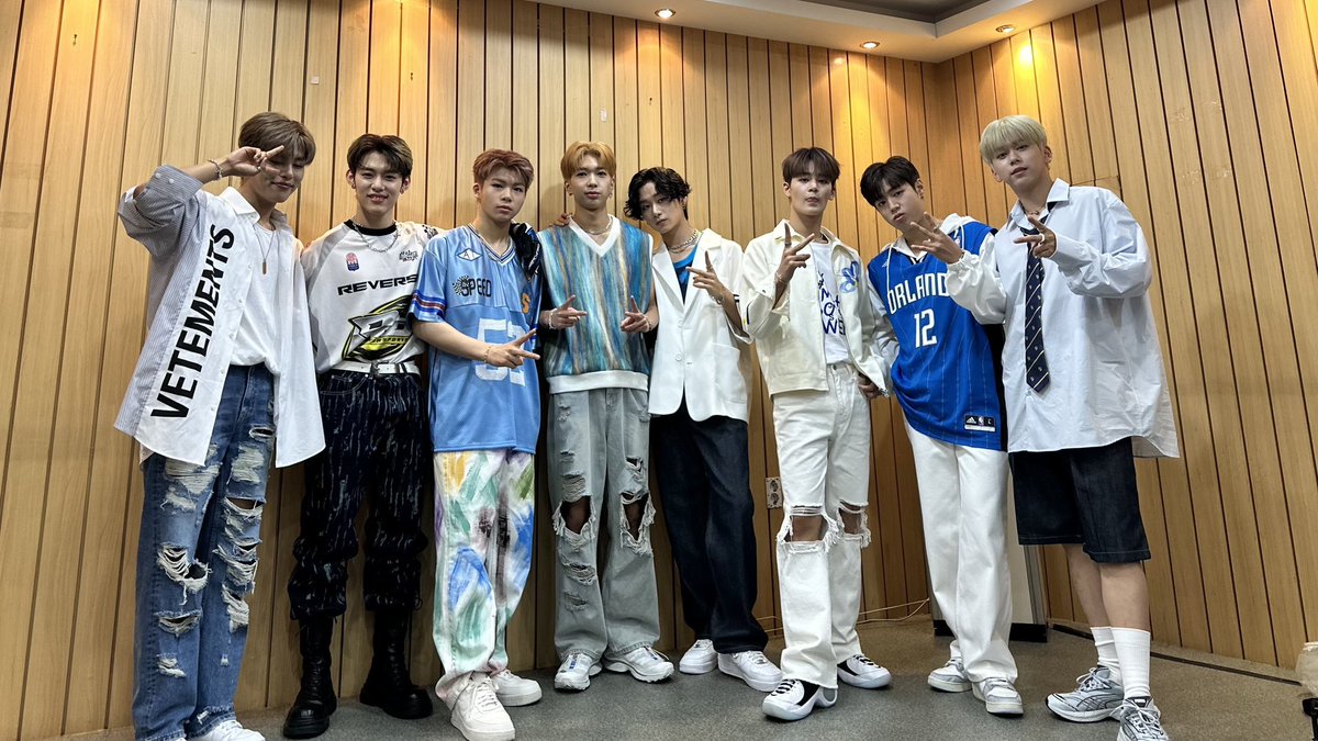 TFN_official_'s tweet image. 2023. 07. 14
@ 2023 일신여중 &amp;amp; 잠실여고 이음 한마당

#TFN #티에프앤