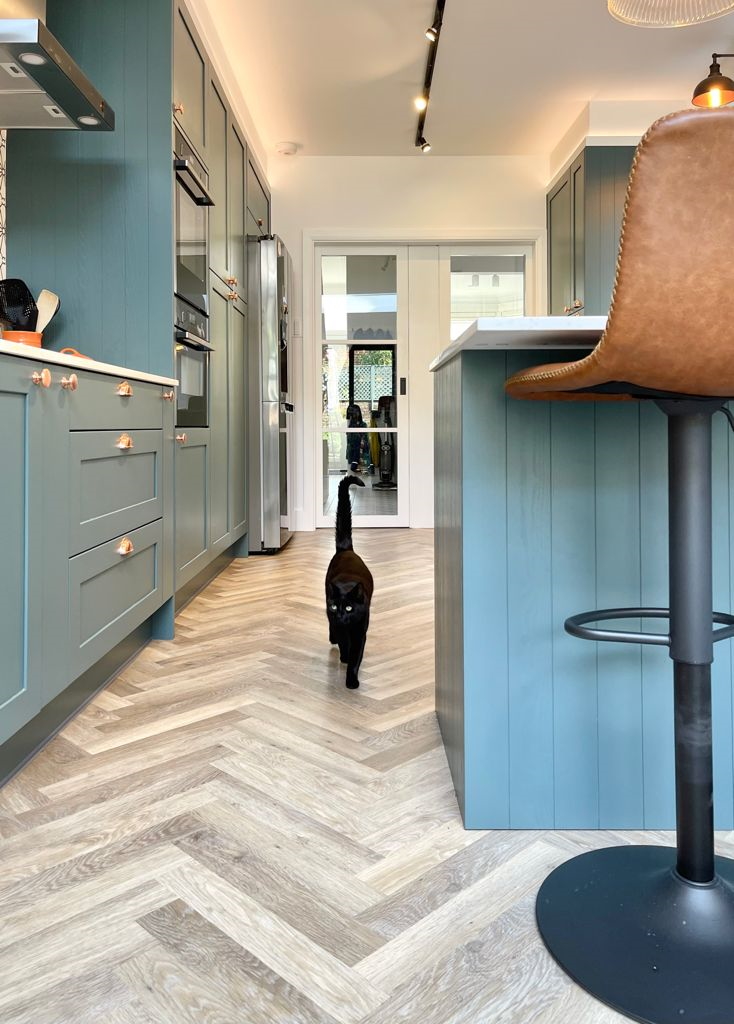 UnitsOnline's tweet photo. Classic shaker styling.

This beautiful shaker kitchen, supplied to another happy customer, is the Burbidge Fenton.  It is shown here in baltic green, which is available from stock.  The Fenton is available with a choice of 22 stunning colours.

https://t.co/JTNzsQLZ5F https://t.co/v1eH5Oa2R0