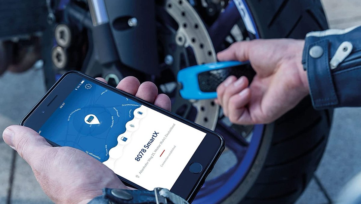 fcmoto_shop's tweet image. Hardened steel is good – when used together with a mobile alarm system it’s even better. The Trigger Alarm 350 offers you both. Click here: l8r.it/bxtq

#fcmoto #ABUS #motorcyclelock #motorcycle #motorbike #bikelove #motorcyclelove bikelife #biker #motorrad