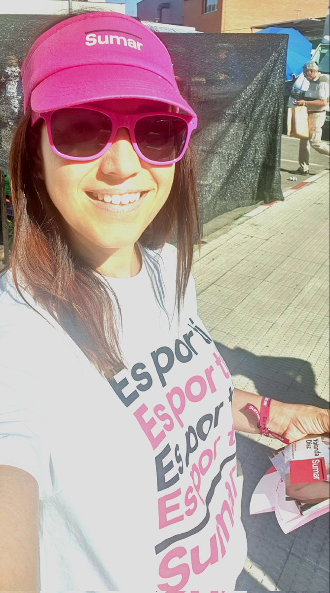 MaviMata2023's tweet photo. Es por ti, que dudas o tienes miedo, por ti que has perdido la ilusión. Es por ti que @sumar existe, para alejarse del ruido y plantear las medidas que necesitas para tener una vida mejor. Seguimos recorriendo los pueblos de #Extremadura para informar de nuestro programa #23J https://t.co/omSjN1ySZ7