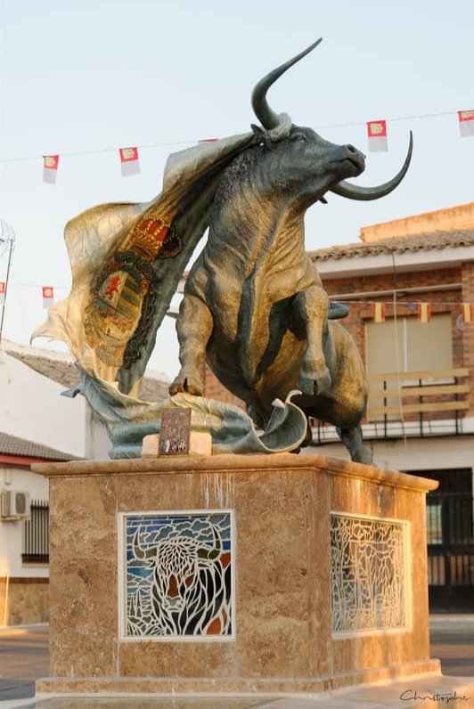 Villasecatoros's tweet photo. Os presentamos!!

Combinaciones del XXIII CERTAMEN DE NOVILLADAS CON CABALLOS ALFARERO DE ORO 2023 .

"Sin Toros no hay fiestas y sin fiestas no hay pueblo"

Os Esperamos!!!

HILO 👇👇

#Villaseca #Novilladas #Futuro https://t.co/i7nhOMyN8L