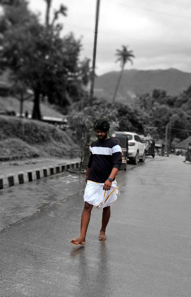ravikumar_ar95's tweet photo. Strange, how the best moments of our lives we scarcely notice except in looking back.
π§οΈπΆββοΈπ
#kukkesubramanya #dharmstala #rain #street https://t.co/809SE8J2bm