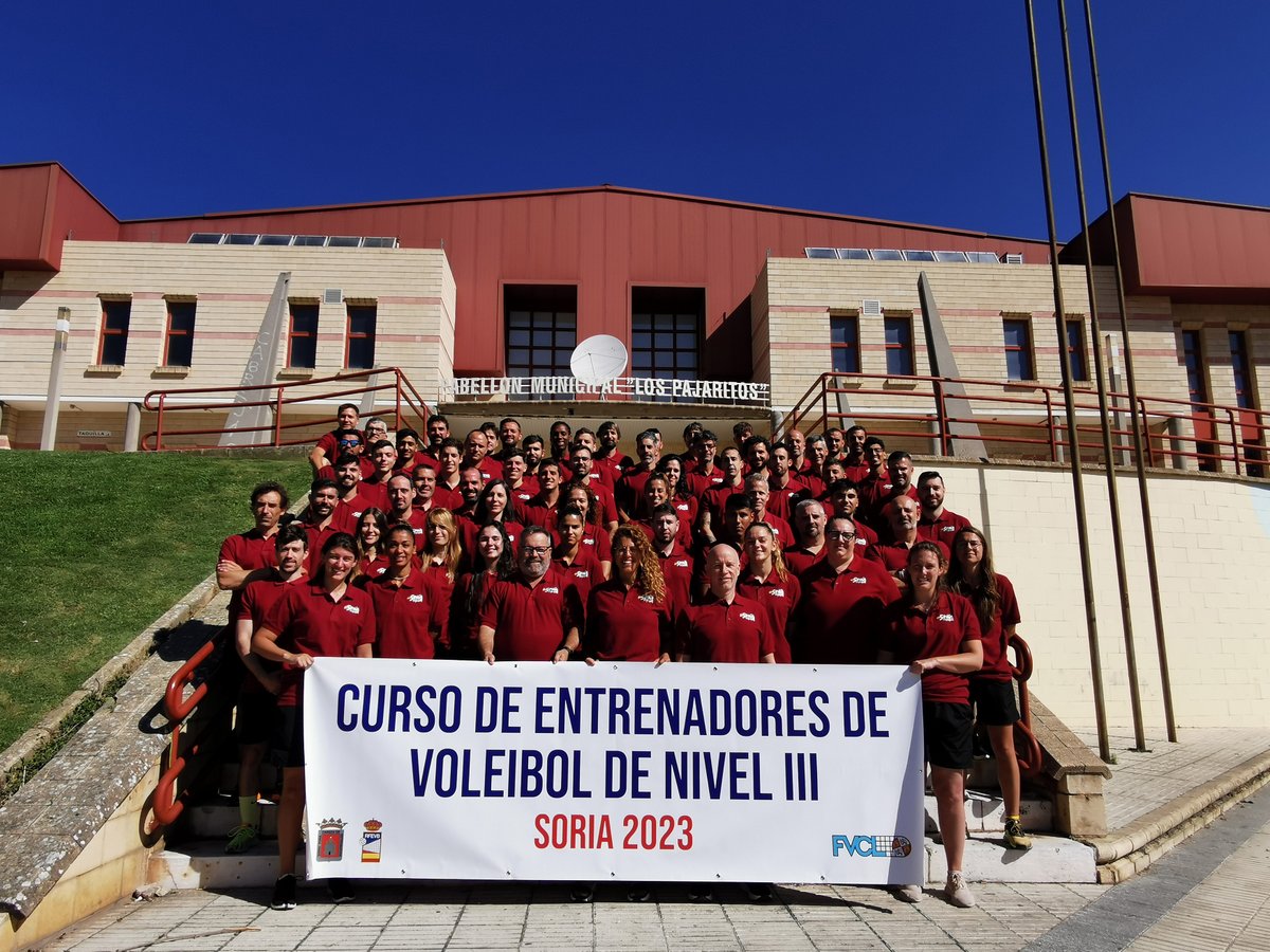 RFEVB's tweet photo. #Formación📚Soria @Ayto_Soria acoge la fase presencial del CURSO NACIONAL de entrenadores NIVEL III. 

📆 Desde el 10 hasta el 17 los futuros técnicos  continuarán su formación en las instalaciones del Pabellón Municipal Los Pajaritos ✅📍

https://t.co/x47G0bhlRE https://t.co/K5UNJ8SqwO