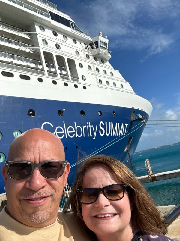 LynnLAAP's tweet photo. Fun in the sun on our Bermuda getaway! https://t.co/BYR6j7vwXk