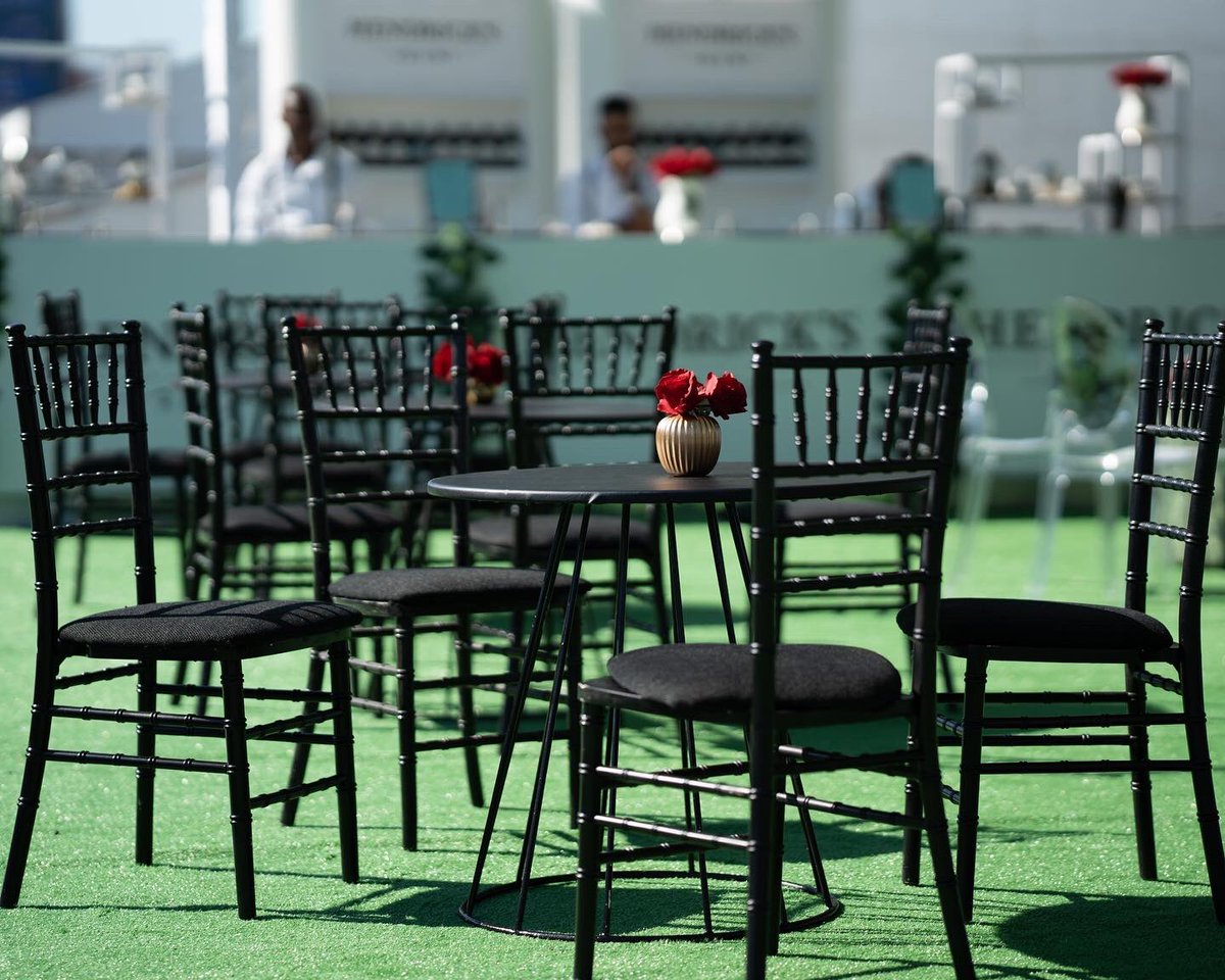 ChaiseLoungeZA's tweet photo. Hendricks Gin Deck At Chaise Lounge 🍸 https://t.co/YECBCCuZMV