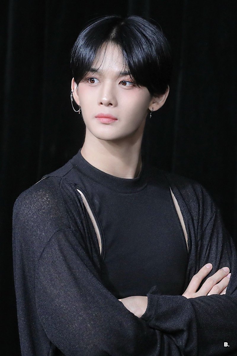 B. 비닷 tweet media