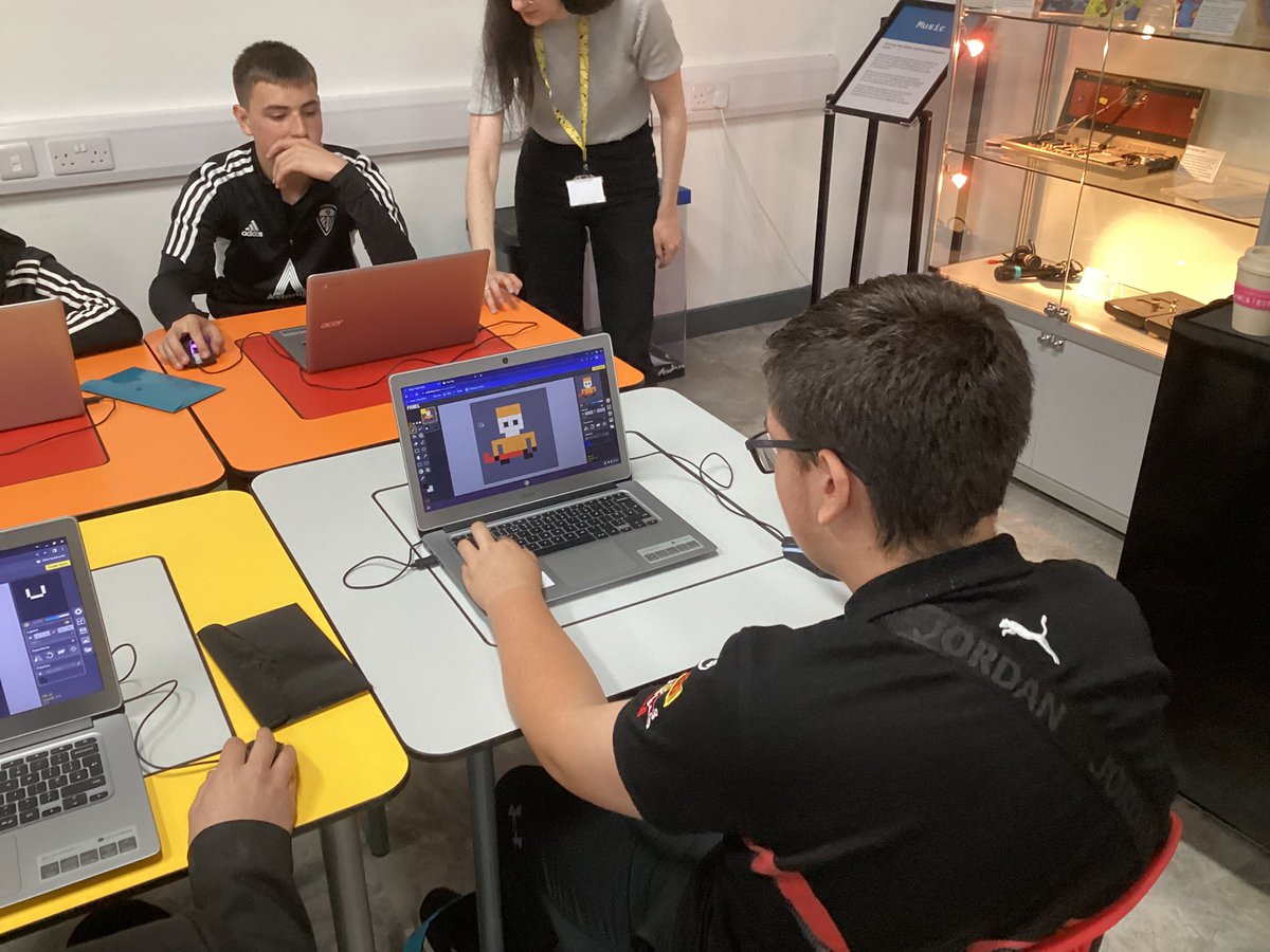 Pixel workshop at the Videogame Museum @nvmuk <a href="/WalesHigh/">Wales High School</a>