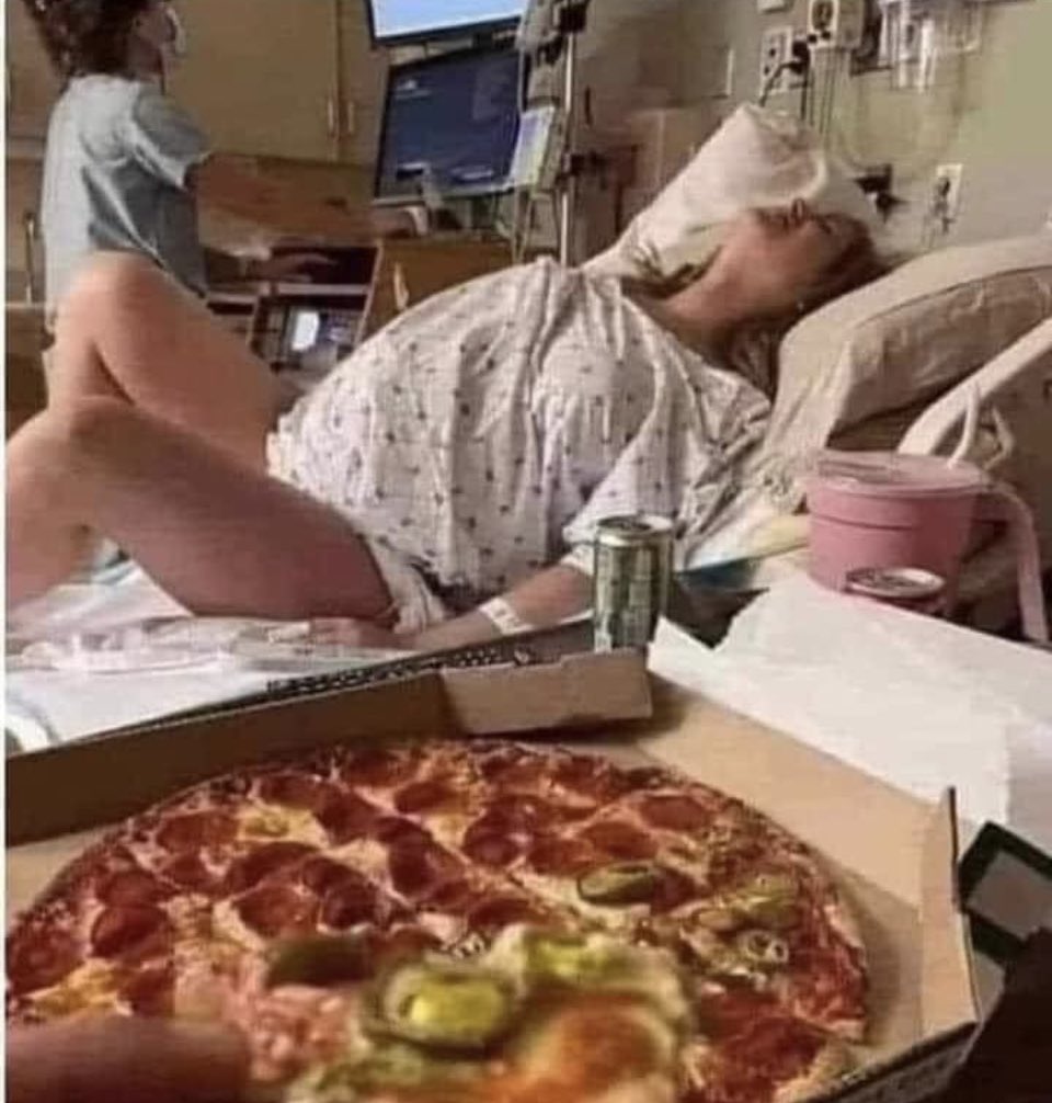 “Dnes jsem byl donucen si objednat jídlo protože NĚKOMU se nechtělo vařit..”