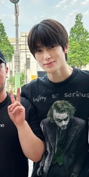 미드나잇 인 홍콩 인스타 #재현 #JAEHYUN

저번 주 금요일에는 미드나잇 인 홍콩에서 영화 <6시간 후 너는 죽는다> 촬영이 있었습니다요💁‍♀️ 촬영 후 배우님들과 찰칵🔥 넘나 친절하고 사진 찍어주신다고 옷까지 갈아 입어 주신 nct 재현님😆 넘나 쿨하고 프로 그 자체에 친절하셨던 박주현님😆 영화