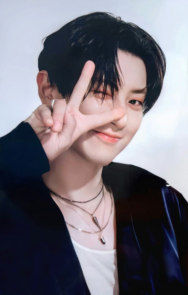 cyhourly's tweet photo. 엑소 박찬열  #CHANYEOL #찬열 
#박찬열 #엑소찬열 #チャニョル #灿烈 https://t.co/7Sb5vpHcVz