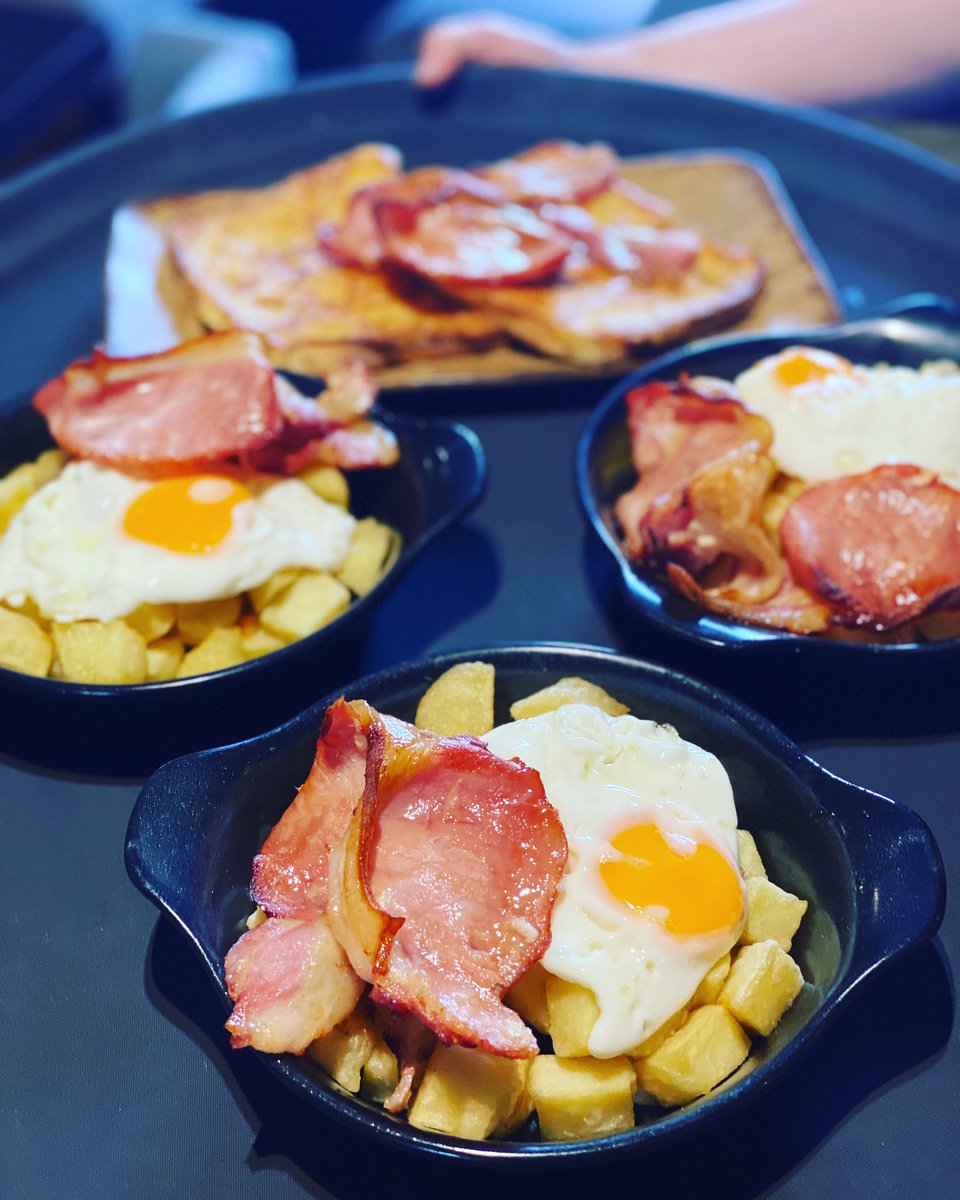 Fryday…#breakfastisserved #breakfastpotatoes #frenchtoast #baconandmaple #howdoyoulikeyoureggs #scottishbreakfast #weareopen #serveddaily #oblobareyemouth #drinkeatshop