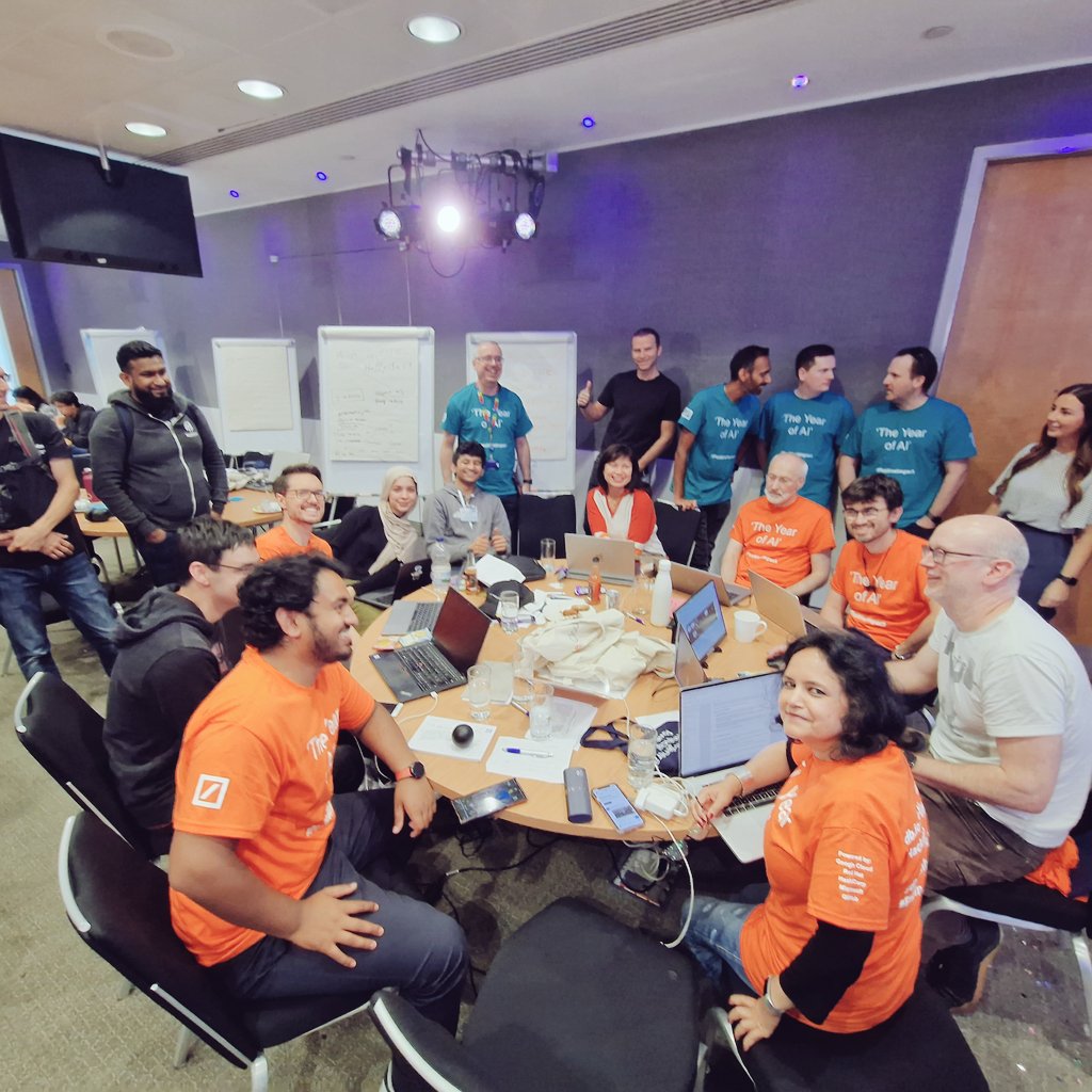 kkemsley's tweet photo. #dbtechhackathon winning team for the microsoft award today...Byte Benders IA&amp;C  #wheresthad https://t.co/Bfuw3pDyGN