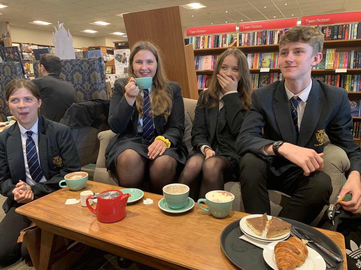 tss_library's tweet photo. Books, hot chocolate and cake, is there anything better?
Huge thank you to staff at Waterstone’s Doncaster #waterstones  and members of public in café for saying how polite and lovely our pupils are 🙏 https://t.co/JMRisoeYxs