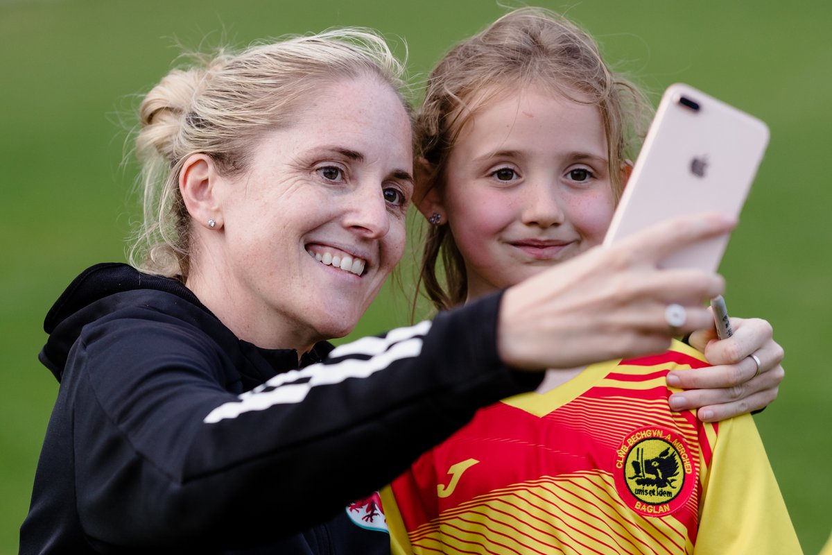 BethanWoolley's tweet photo. VACANCY!

The FAW is looking to recruit a Marketing and Social Media Executive who will develop and deliver engaging marketing and media campaigns to support growth and retention across the FAW’s women’s and girls’ football programmes and initiatives.

https://t.co/04Ky9RBiQg https://t.co/JnEYaHoYz7