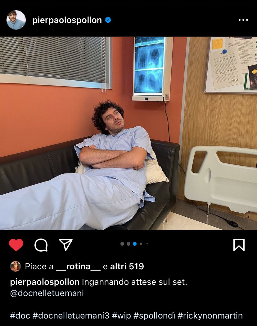 Francy18s's tweet photo. Ric è workaholic dunque ci pensa il nostro @pierspollon a riposarsi al suo posto. Genio👑 🎩
P.S da notare sempre gli hashtag mitici #wip #rickynonmartin🚀🚀
#DocNelleTueMani3 #Doc3 #RicNelleTueMani https://t.co/8TL55p5HPJ