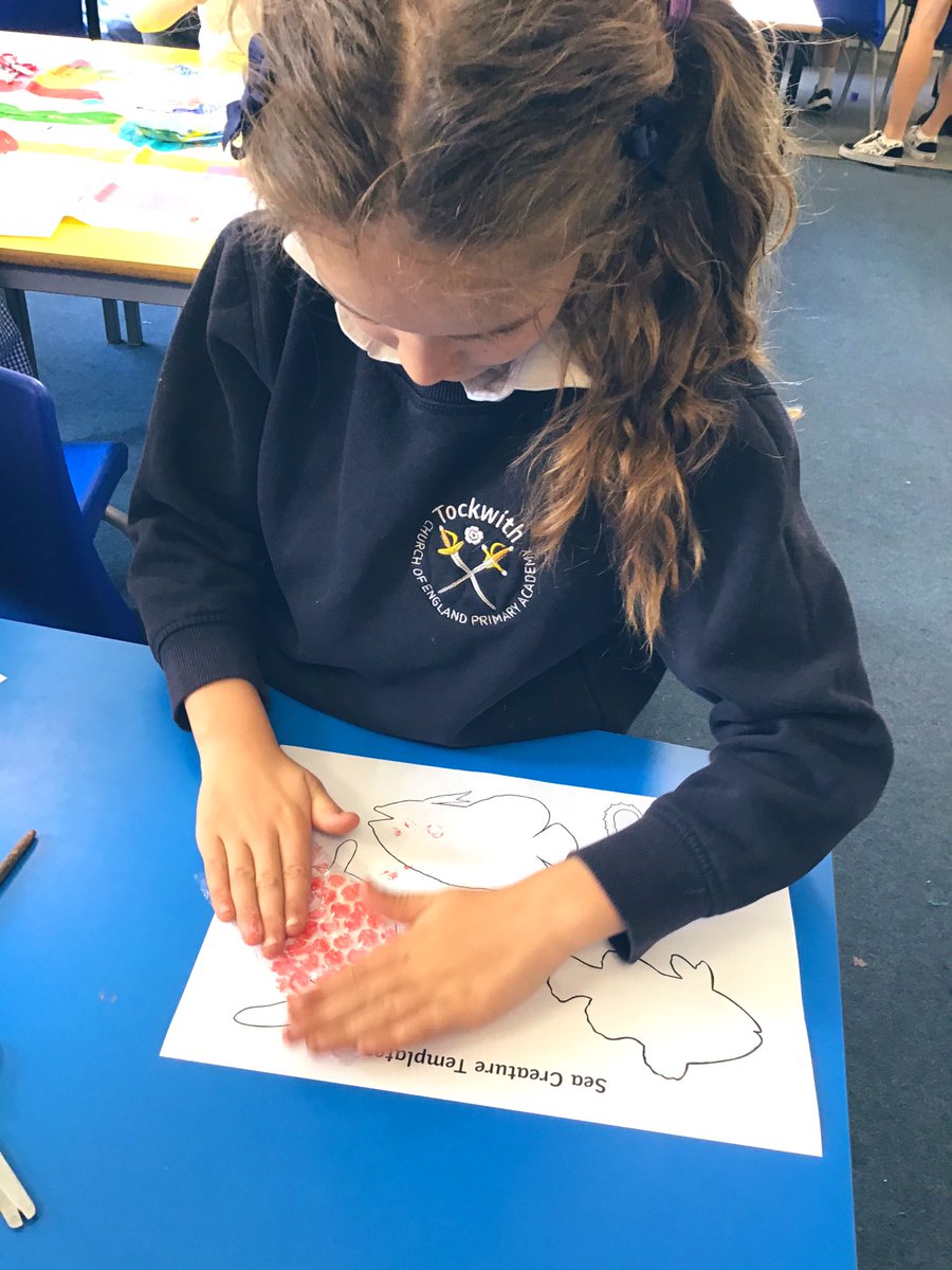 M1ssCunningh4m's tweet photo. Busy bees in year one getting ready for the fashion show next week π³π π¦ we did some printing yesterday to start creating our under the sea themed dress!π¨ @Tockwithcofe #TockY1 #TockDT #TockArt https://t.co/1Kik3JtYdJ