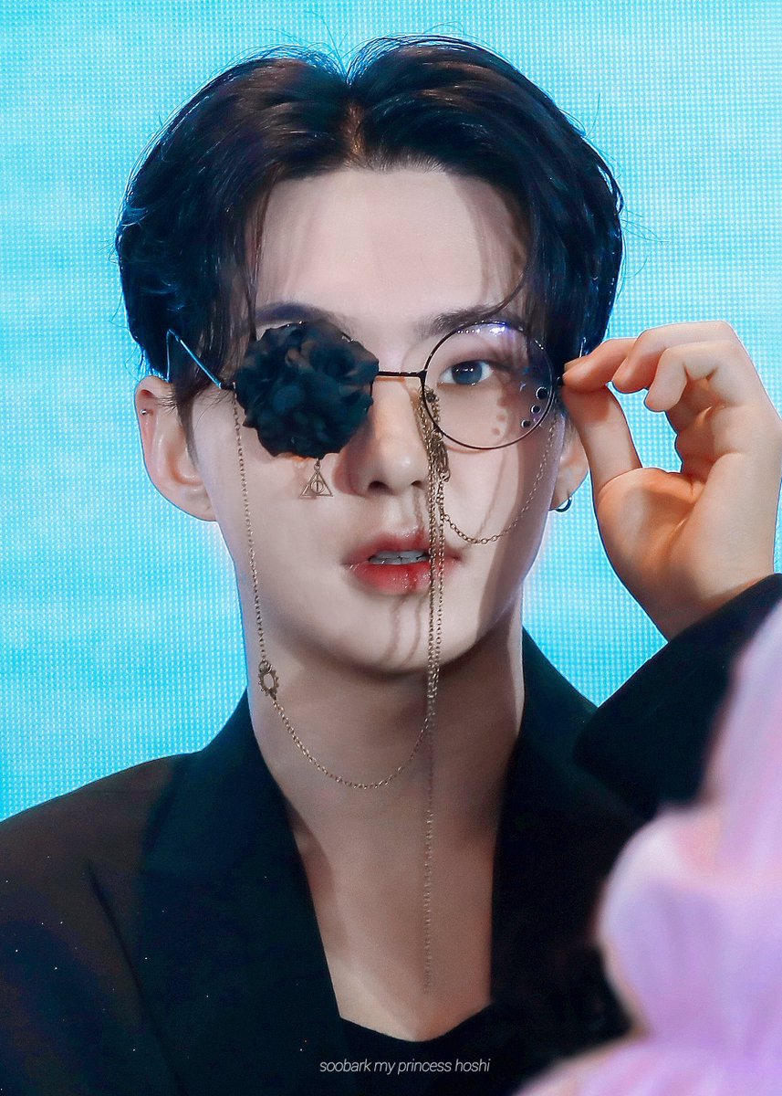 soobark_sama's tweet photo. 👀🧛 https://t.co/4yp1Z9TOhN