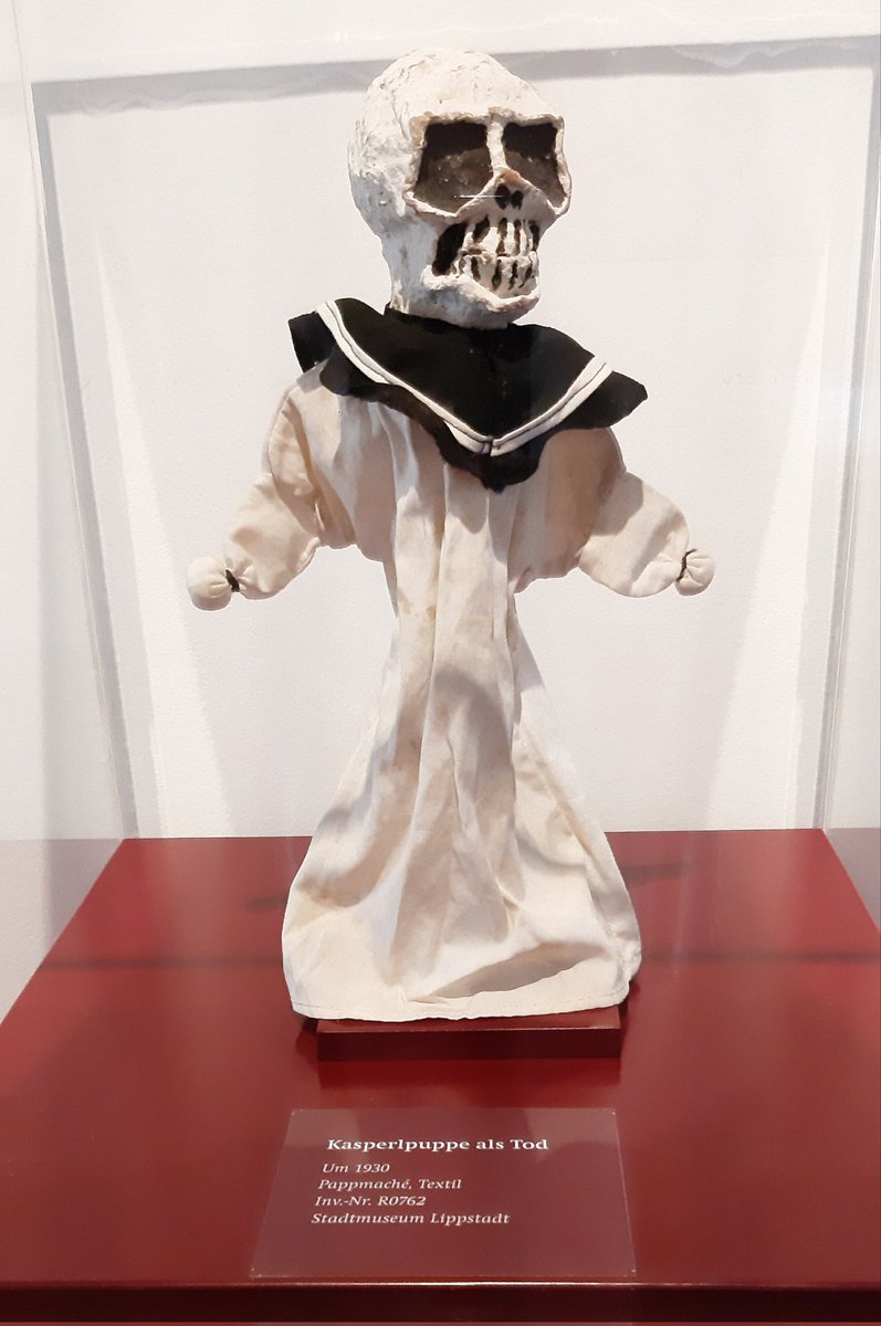 Der Tod als Kasperlefigur kommt mir mit seinem Halstuch recht maritim vor... Zu sehen im Relígio in #Telgte in der aktuellen Ausstellung "Abschied nehmen. Sterben, Tod und Trauer".