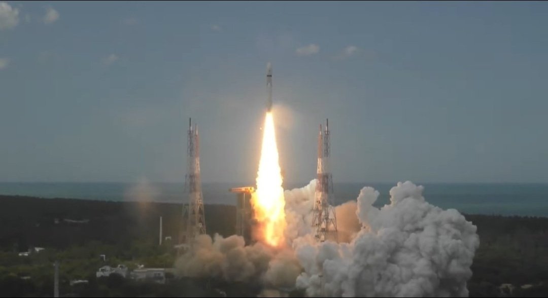 premarajanv2000's tweet photo. Soaring pride of India! 🚀#Chandrayaan3 https://t.co/BNGMaR0Hkp