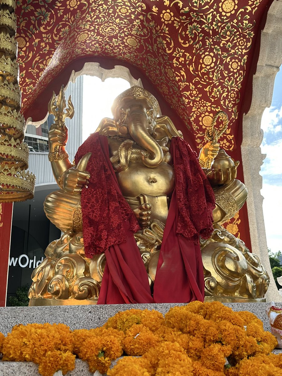 somsomnw's tweet photo. ใครเห็นโพสต์นี้🙏ขอให้โชคดีบังเกิด เห็นผลทันใจ🙇🏻‍♀️

🙏โอม ศรี คเณศายะ นะมะฮา🌺

ขอน้อมบู���าต่อองค์พระพิฆเนศ เทพแห่งความสำเร็จ ขอความเป็นสิริมงคลอันสูงสุดจงบังเกิดแก่พวกเราทุกคน ให้มีเงินทอง ร่ำรวย ร่ำรวยความสุข สุขสำเร็จ สมหวังทุกประการในสิ่งที่ปรารถนา

🕉โอม ศานติ ศานติ ศานติ🕉 https://t.co/aMD60PDPQN