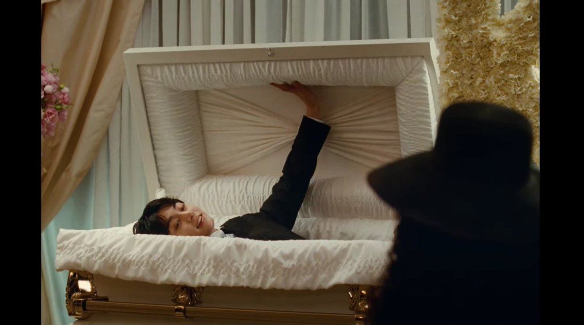 Ini konsep mv seven emang agak kocak apa gimana sih? gue ketawa gemes mulu liat tingkah jungkook😭