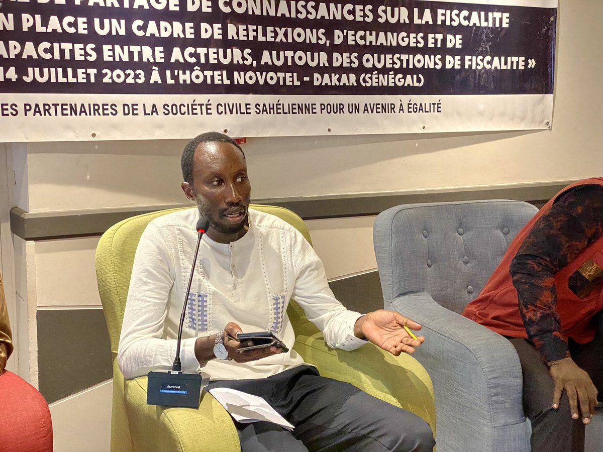 Atelier régional de Partage des connaissances sur la Fiscalité. Le premier panel de ce vendredi porte sur "comment élargir l’assiette fiscale dans le secteur agricole ?". Abdou Khadre Mbengue de Conex Afrique déplore le manque de données dans le secteur agricole au Sénégal. 👇🏾