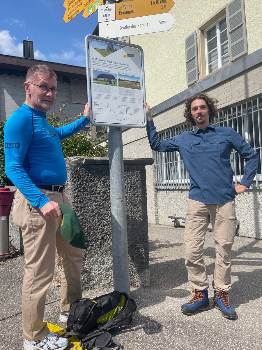 casimirvonarx's tweet photo. Keine Dienstreise, ABR eine Wanderung.
Mit Christoph Neuhaus auf Etappe 1 der ViaBerna von ➡️Bellelay nach Tramelan.
@kanton_bern #bernerwanderwege #bernerando #viaberna #wandernverbindet https://t.co/hKyiyWG7FB