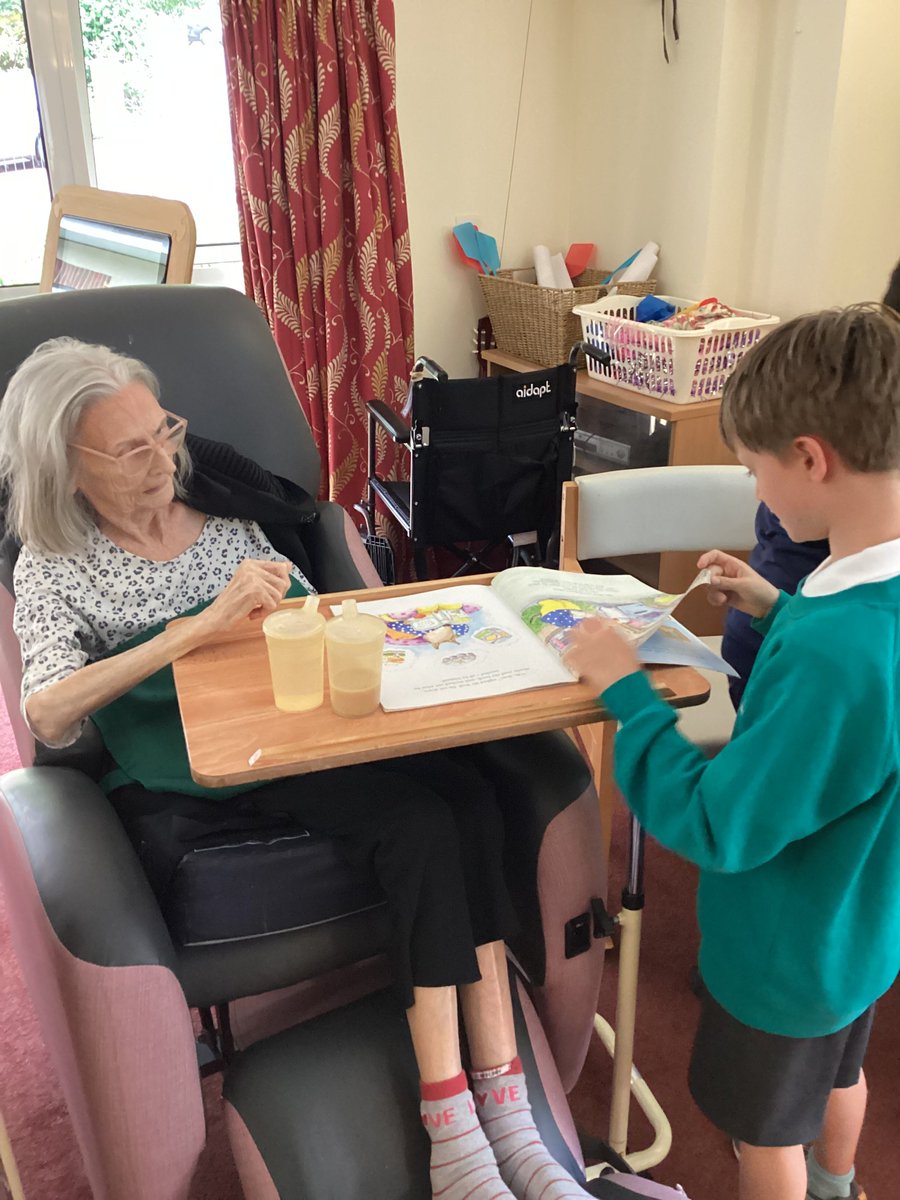 Lots of fun getting to know the residents and staff at Chesham Leys Care Home today. @cheshamtown @FremantleTrust #communityhighlight