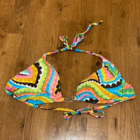 So good I had to share! Check out all the items I'm loving on <a href="/Poshmarkapp/">Poshmark</a> #poshmark #fashion #style #shopmycloset #forloveandlemons #raedunn #trinaturk: posh.mk/QWIe0ulpqBb