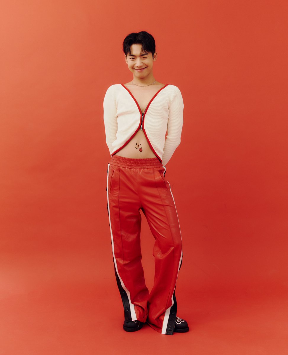 ODDAmagazine's tweet photo. #ChrisKoo is a Korean creator who is attracting a lot of attention. 9 years ago, @Beyonce's 'Crazy in Love' dance video that Chris Koo danced and recorded got more than 6 million views, and Beyoncรฉ's regramed.
More in ODDA Korea instagram
https://t.co/m6H2WHRMca https://t.co/fhk98X7Qfu
