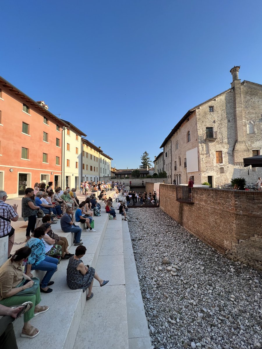 cortecastello's tweet photo. Sabato mattina. 
Alle 5:30
Concerto all’alba https://t.co/oKdyKFB8iA