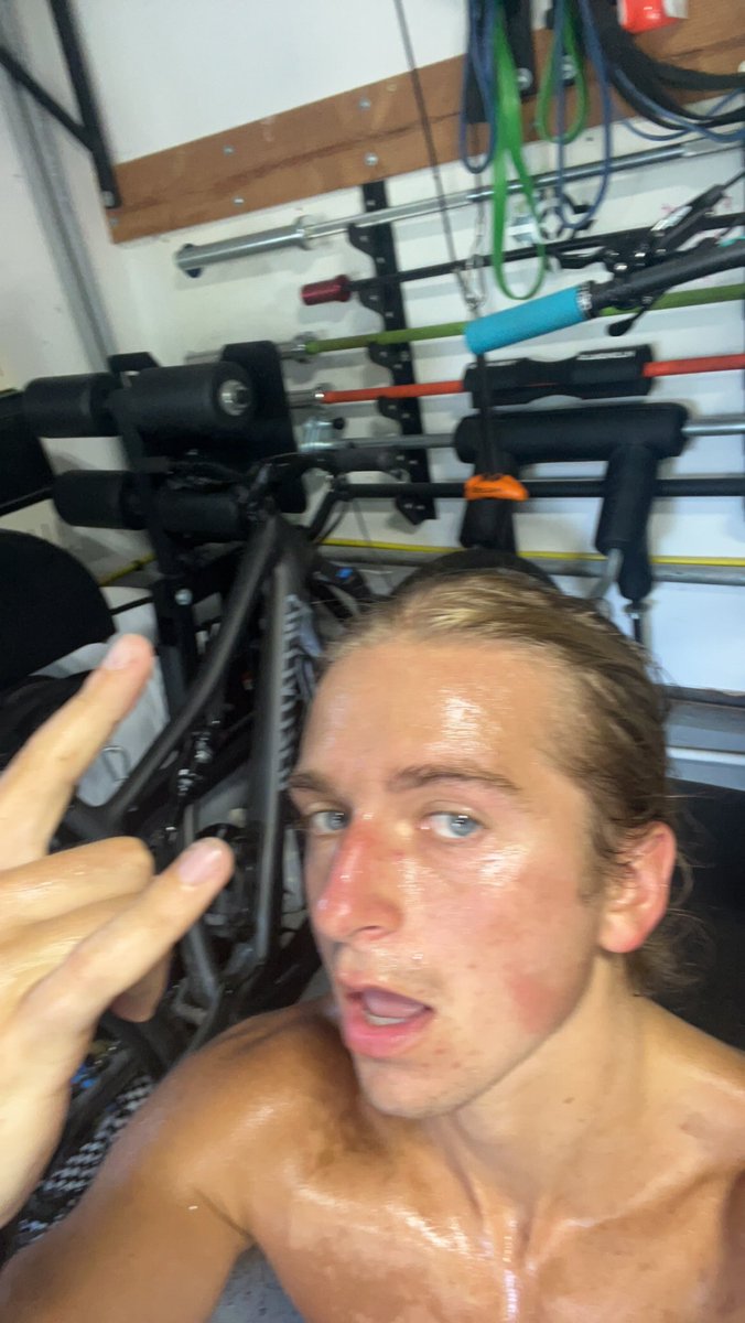 zach.pumps🔥 tweet media