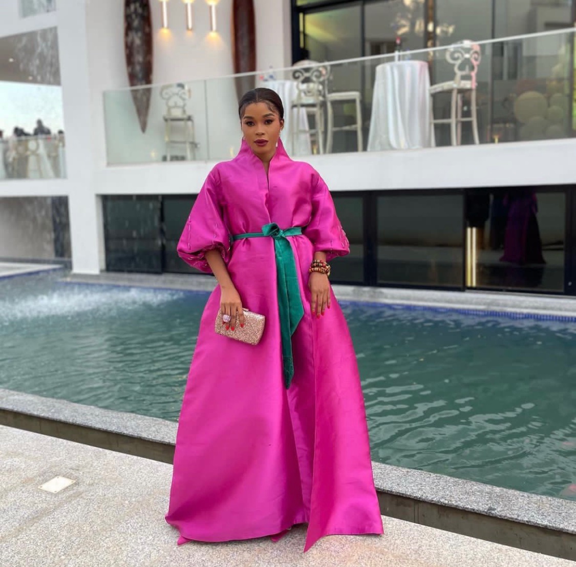 aliceo_k's tweet photo. Nothing says ‘fashion-forward’ like this
sophisticated long bou bou dress we make it easy to put together a look that’s perfect for any occasion.

#aliceowoman #aliceokouture #nigeriafashiondesigners https://t.co/ZllRwjoEaQ
