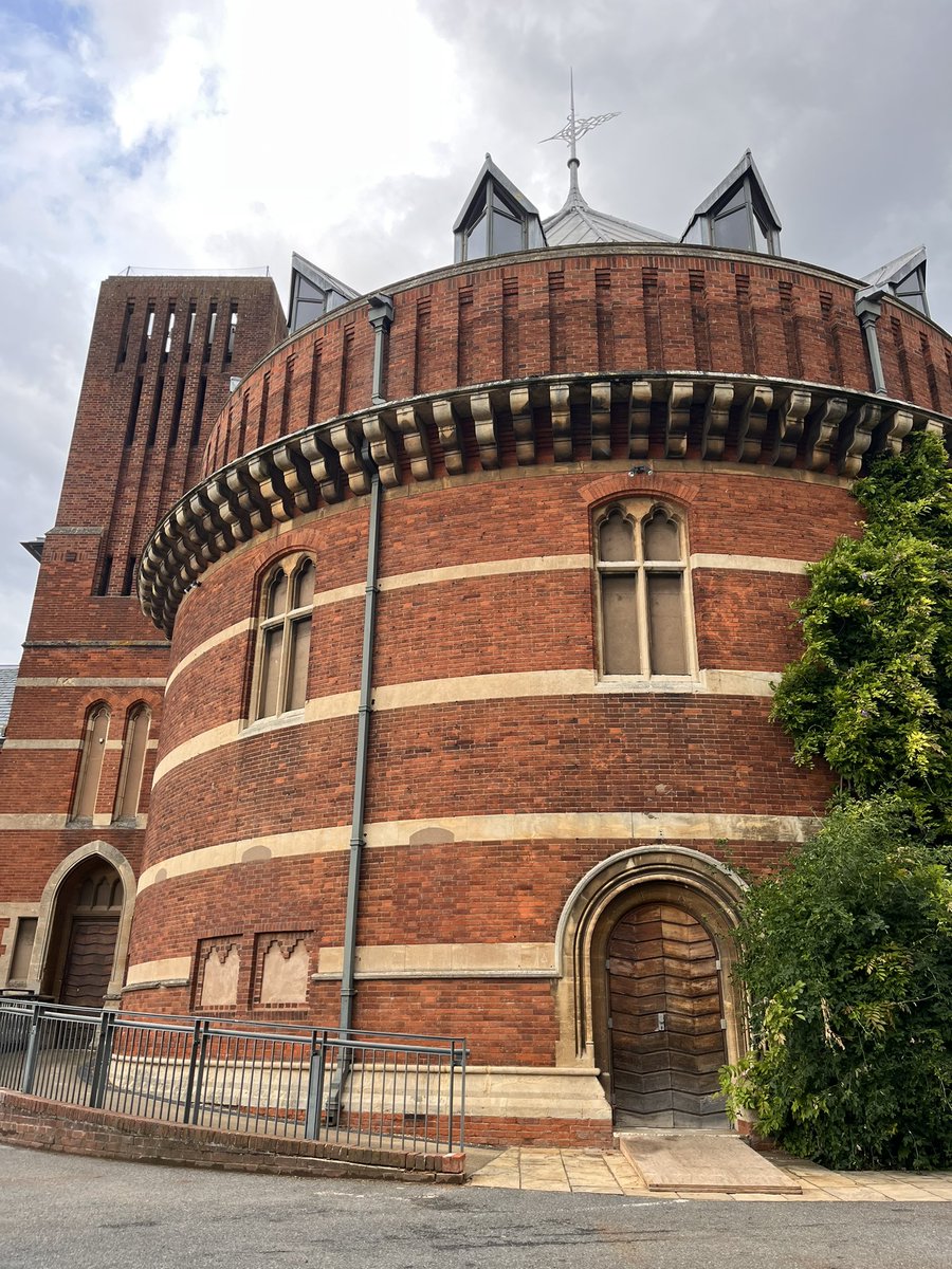 paula_librarian's tweet photo. Stratford-upon-Avon is a beautiful location for my first COSI EMEA SirsiDynix annual conference. Great sessions, networking and squeezed in a performance at the Royal Shakespeare Company too #cosi #sirsisynix #librarymanagementsystems @LawSocIreland https://t.co/m1REVe0Olc