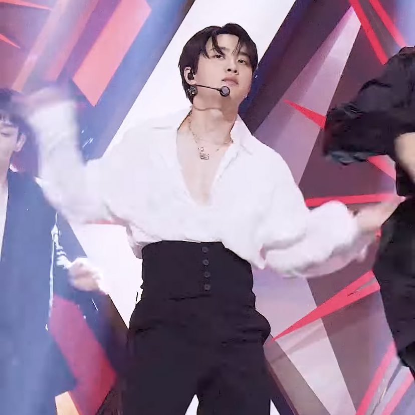ksoosarchive's tweet photo. KYUNGSOO!!! he’s so insane for this!!! https://t.co/9ajiRARFJ5