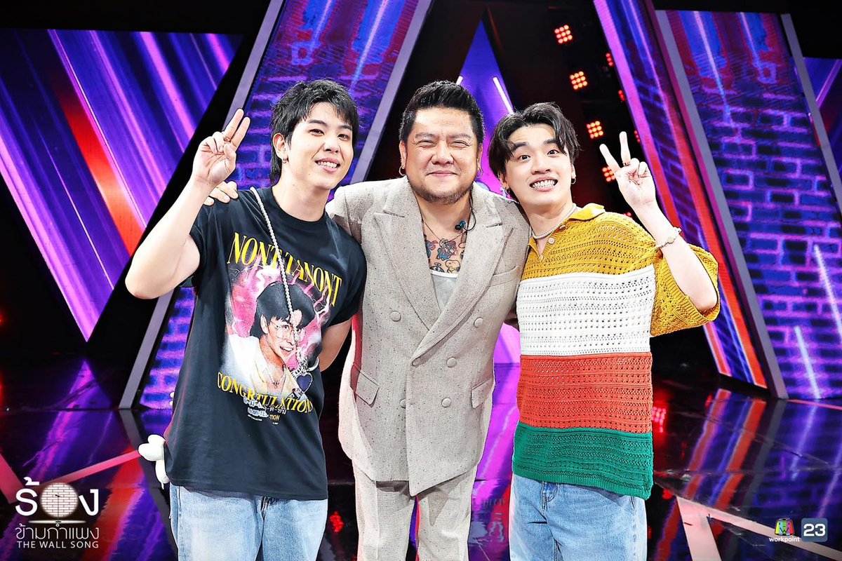 teromusicth's tweet photo. มีใครทายถูกบ้าง?
ไปตามดูพี่เฟิด Slot Machine และ Ben Chalatit กันได้ที่ @thewallsong
🎥 https://t.co/23zkPMl04G
#ร้องข้ามกำแพง #TheWallSong
#workpoint #FoetSlotMachine #เบนชลาทิศ
#TeroMusic https://t.co/AXe4IS1amP