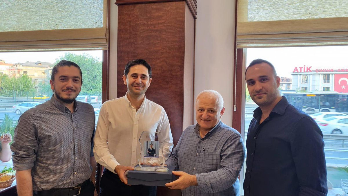 new_urology's tweet photo. We would like to thank @fyanaral, the editor of @new_urology #yeniürolojidergisi, for his valuable contributions and efforts to our journal and our association @avrasyauroonko #AvrasyaÜroonkolojiDerneği #urology #UroSoMe #MedTwitter @aliihsantasci @slmlbyrk https://t.co/qqRAEnjWg5