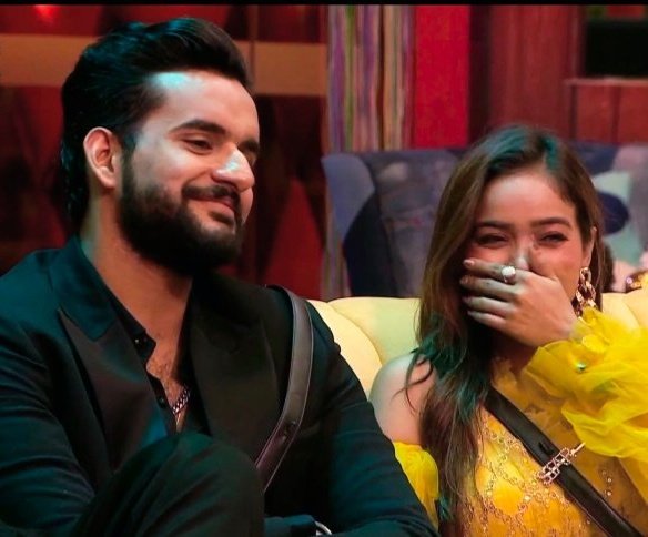 Sarhann9's tweet photo. #Elvisha or #Abhisha

Which bonding you are loving??

#BiggBossOTT2 #BBOTT2 #BebikaDhruve #JadHadid #PoojaBhatt #Abhisha #AbhishekMalhan #ManishaRani #JiyaShankar #ElvishYadav #Elvishraosahab 

Rt- Abhisha🔄
Like- Elvisha❤️

Retweet 👇                               like 👇 https://t.co/LA6mNk6y1z