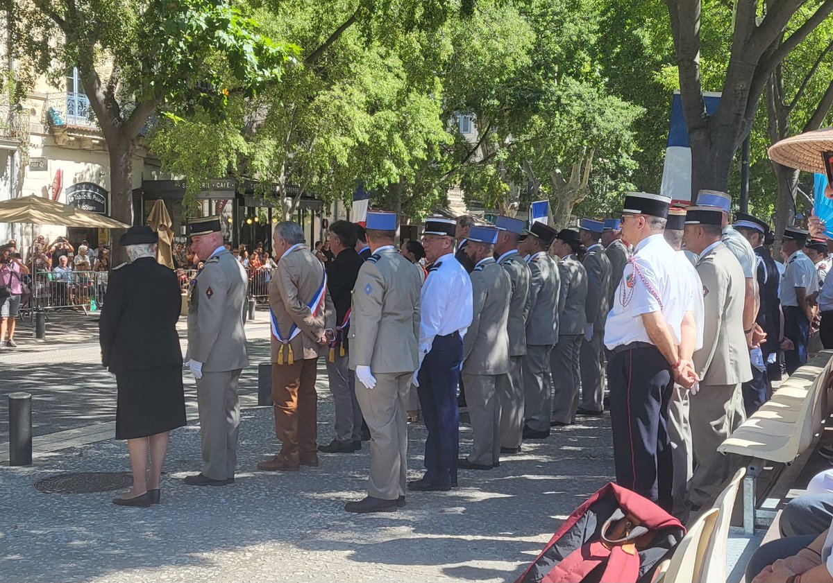 LeNormandCyril1's tweet photo. Défilé du 14 juillet à Nîmes sous l'autorité de madame la Préfète Marie-Françoise Lecaillon @Prefet30 
Dernière cérémonie officielle pour moi au côté du DASEN Philippe Maheu. Moment d'émotion pour cette Fête Nationale. https://t.co/MfOOQOx3VC